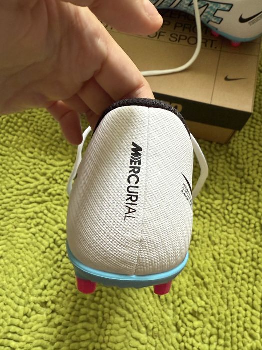 Ghete fotbal Nike Vapor 15 noi
