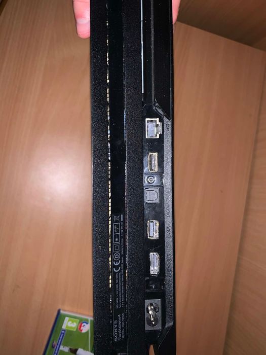 Vand ps4 pro in stare foarte bună de functionare