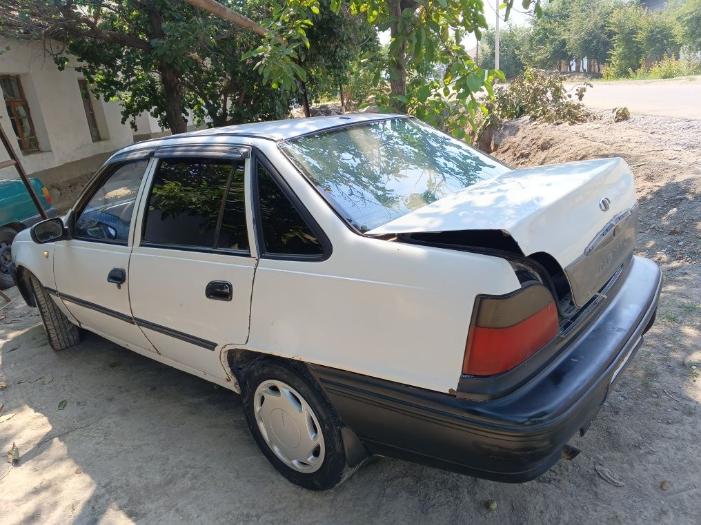Daewoo "Cielo" Кореяда чиққан нексия, олинг ва миниб кетинг