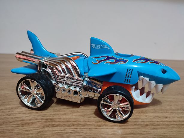 Mașină pentru aventuri extreme cu sunet și lumini, rechin - Hot Wheels