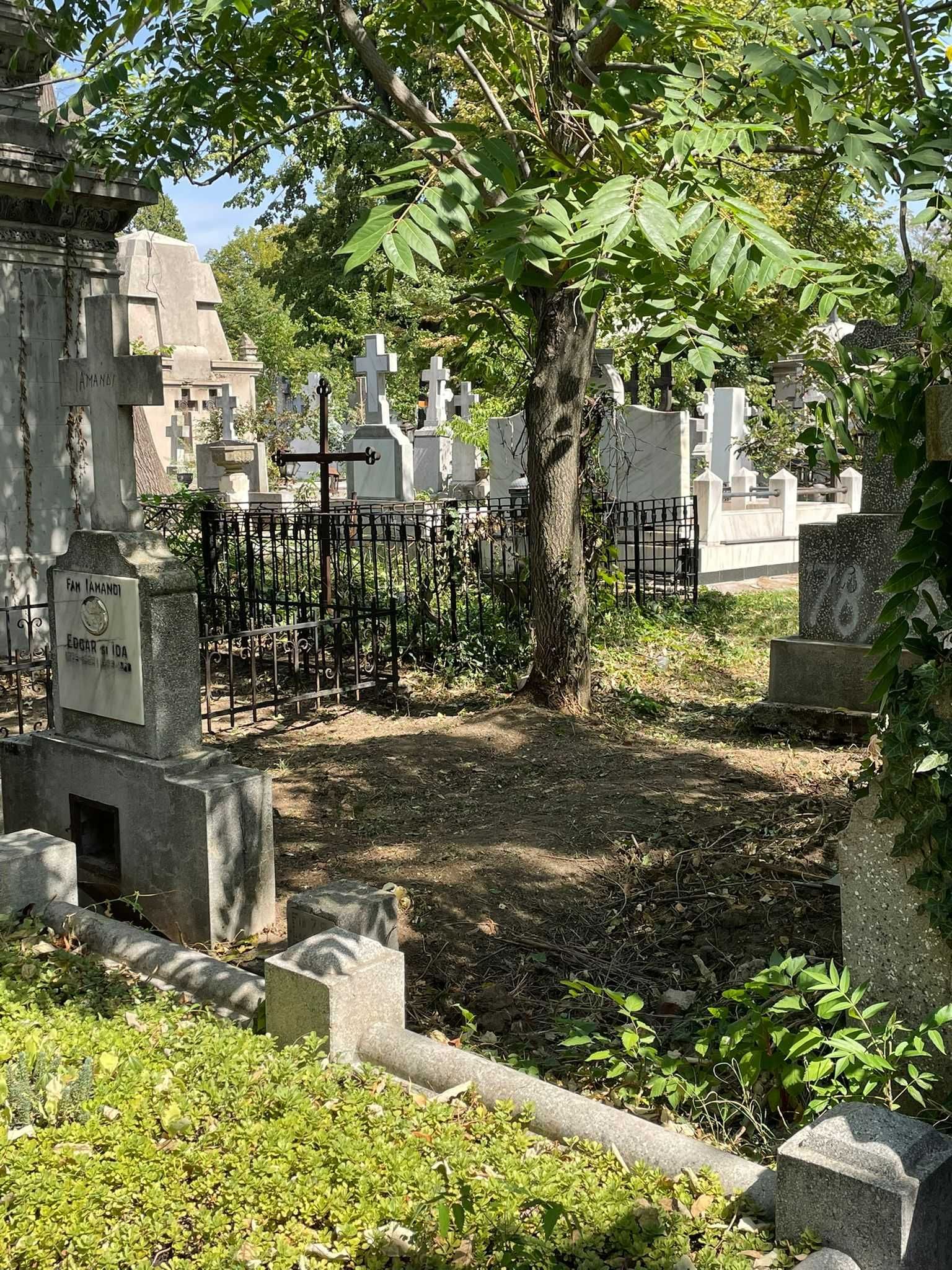 2 locuri de veci - Cimitirul Bellu