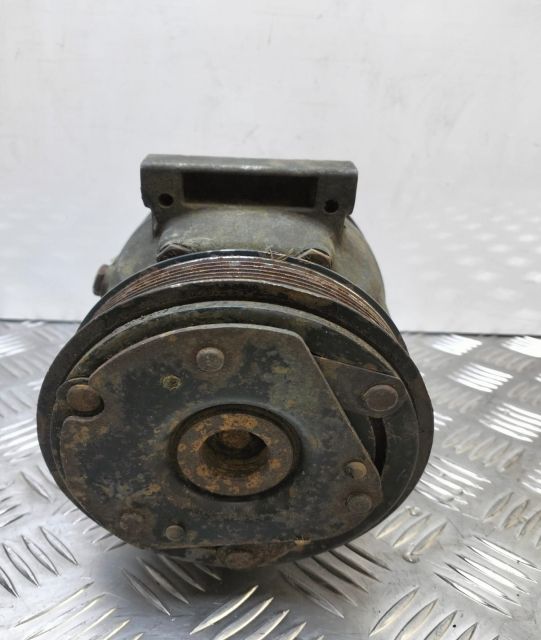 Compresor ac  2.2 / 2.5 dci  8200200671 Renault   seria