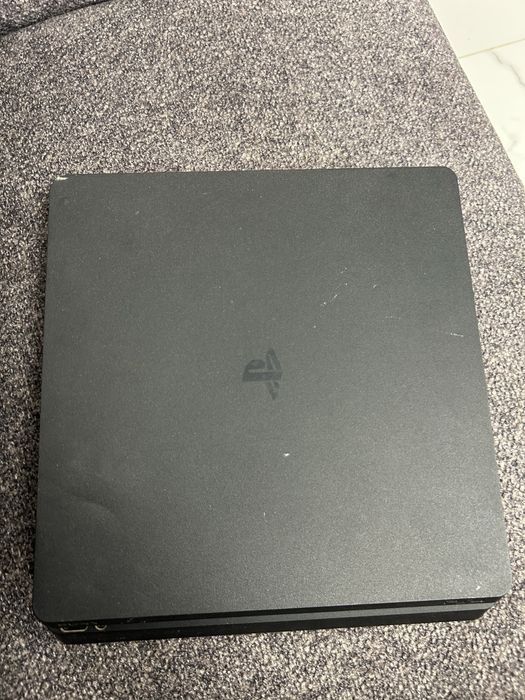 Playstation 4 slim