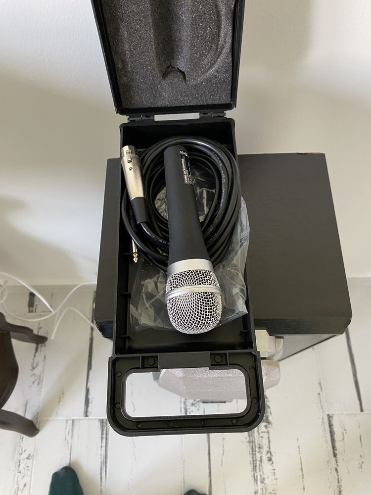Sistem amplificator,boxe, mixer si microfon