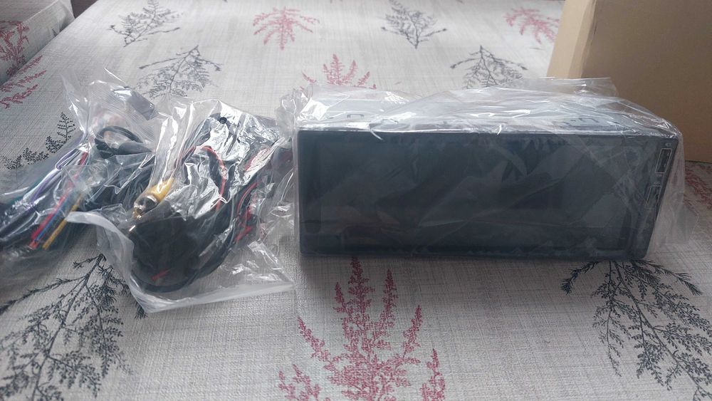 Vand navigatie auto noua