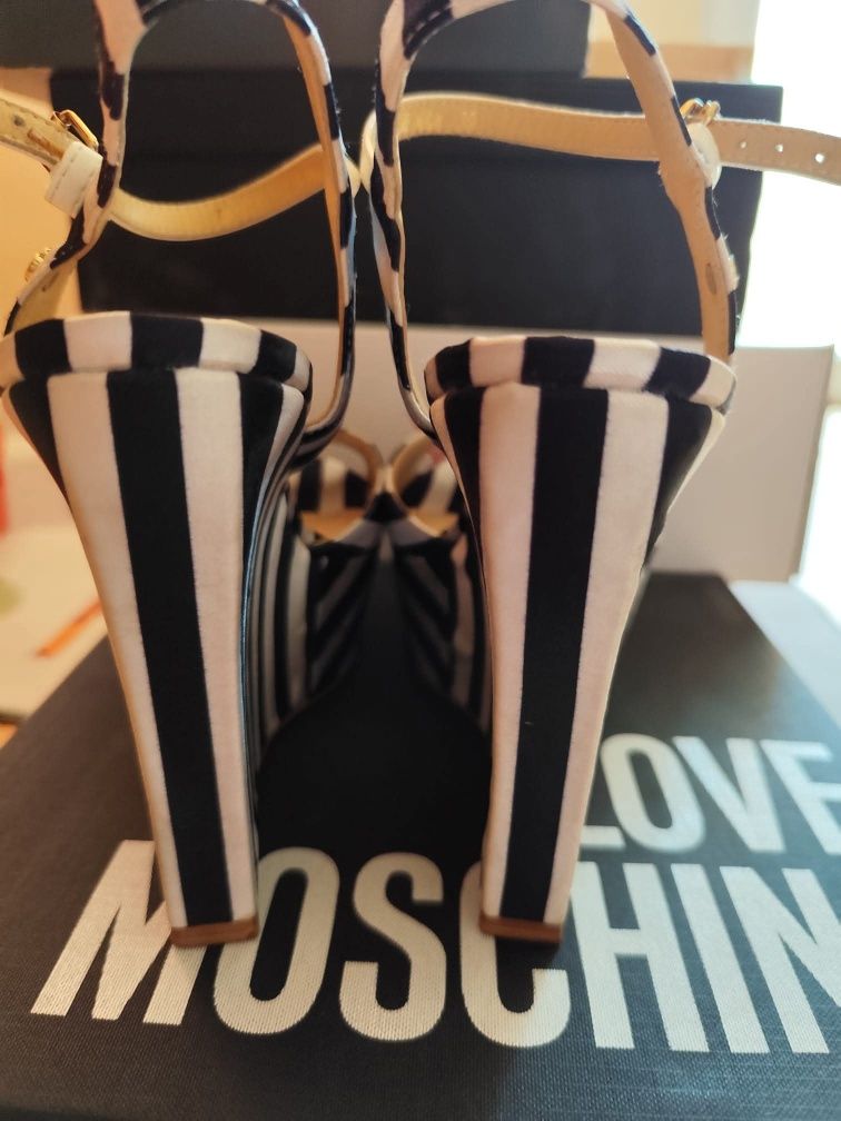 Сандали Love Moschino