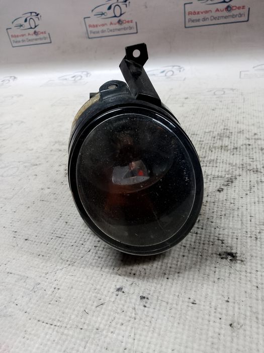 proiectoare dreapta  volkswagen golf 5 plus 2010