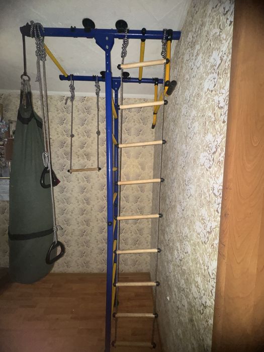 Срочно. Продам   Шведскую стенку