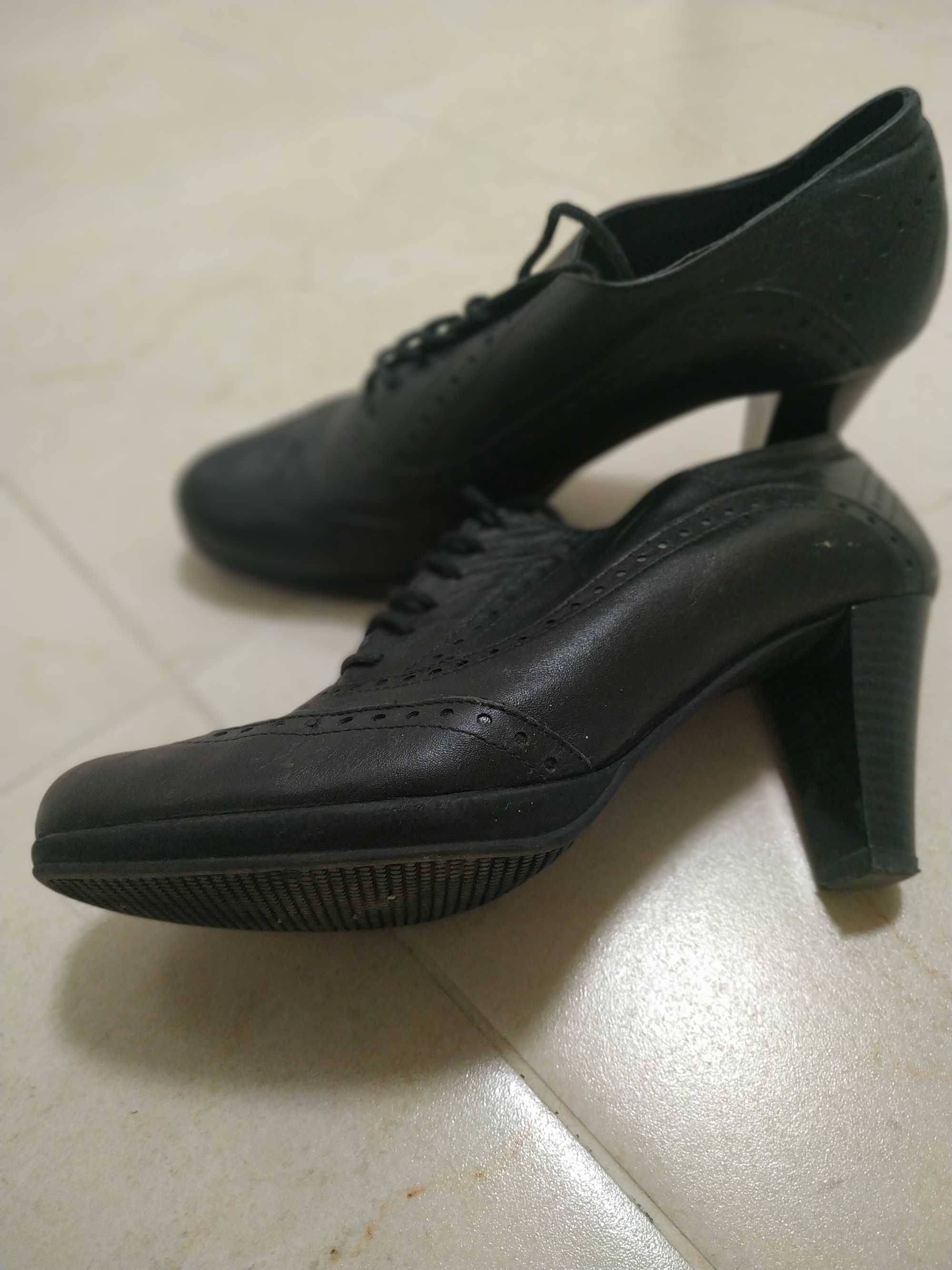 Естествена кожа обувки