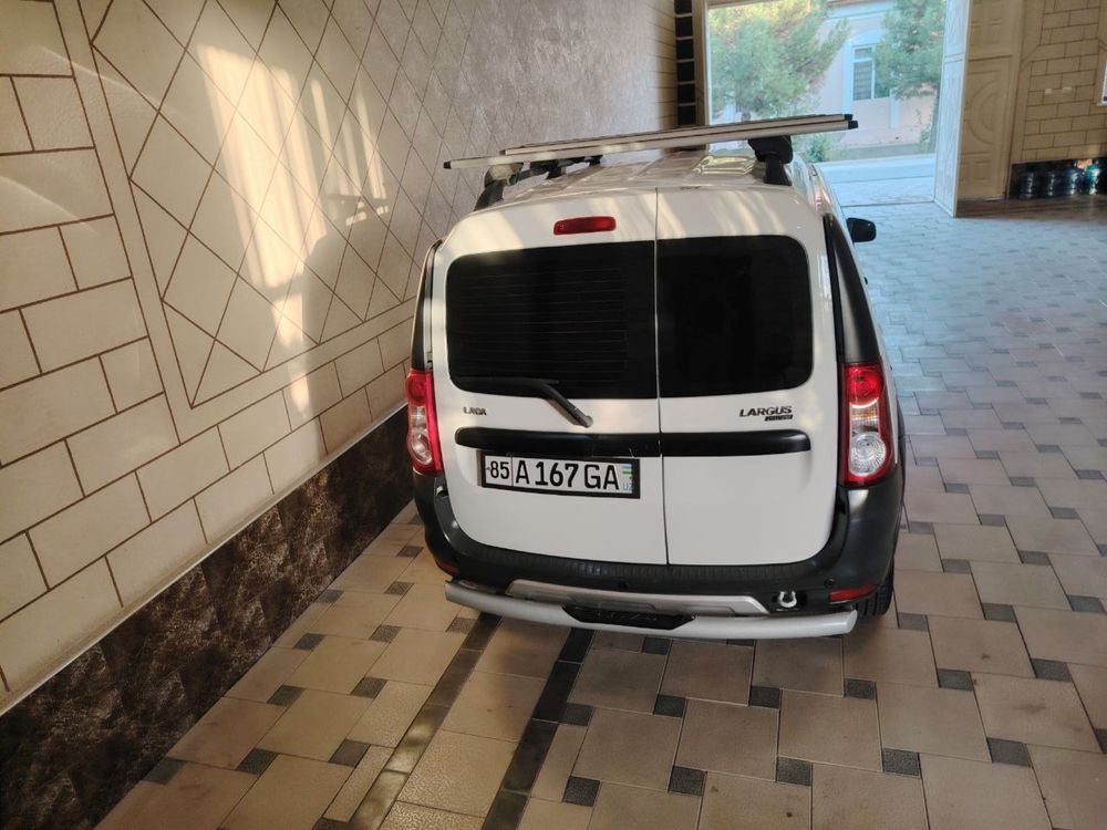 Sotiladi Narxi zor Lada Largus 2019