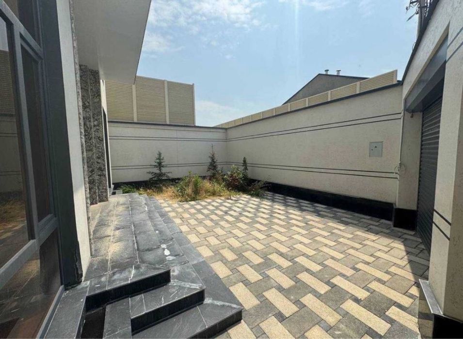 Продается коттедж. Карасу -6. Угловой. Мирзо Улугбекский район. Срочно