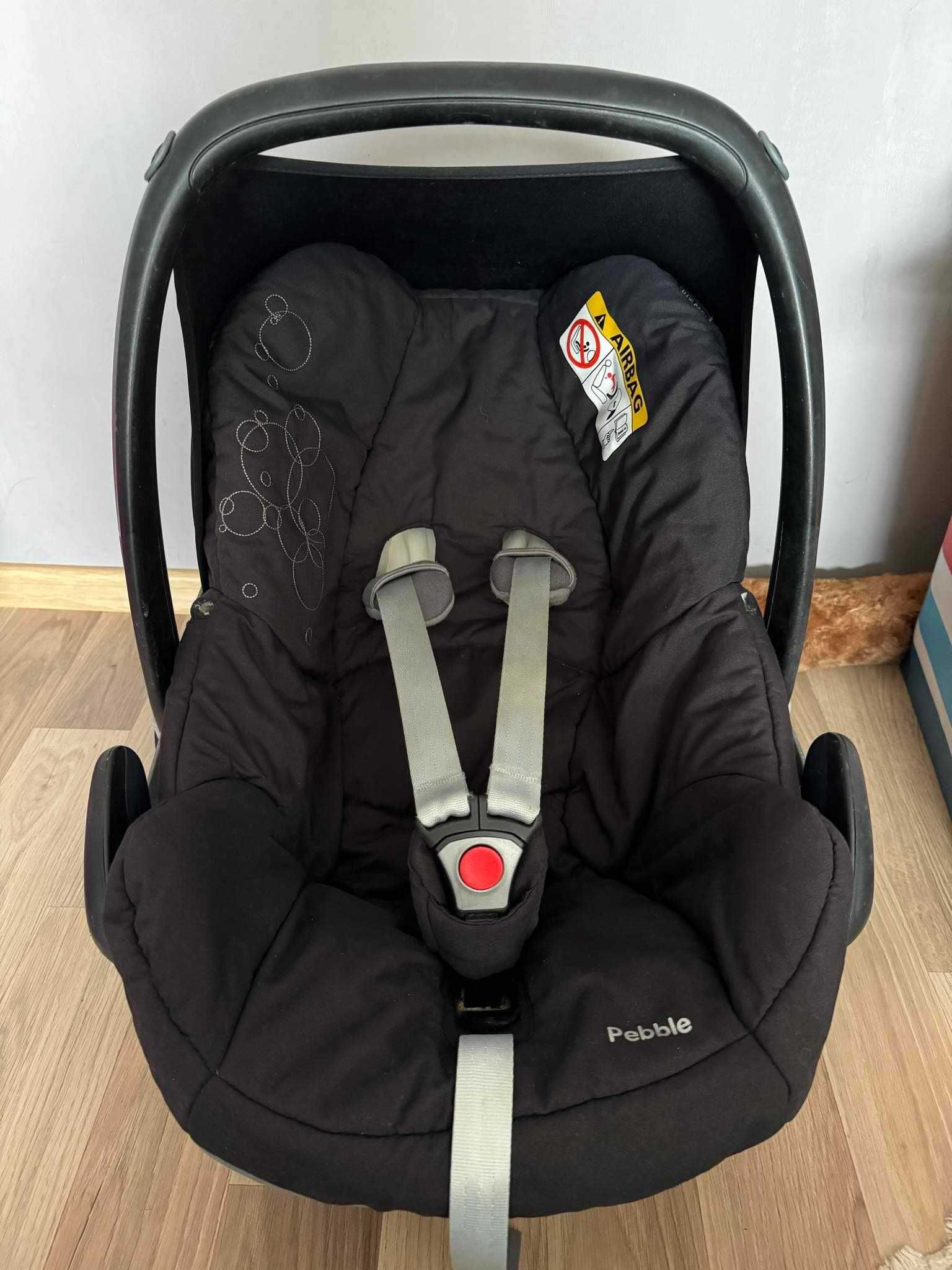 Стол за кола  I-Size Maxi-Cosi Pebble + спален чувал Maxi-Cosi