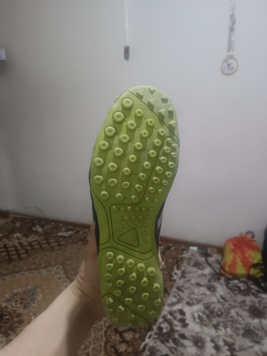 Adidas soccer сороконожки