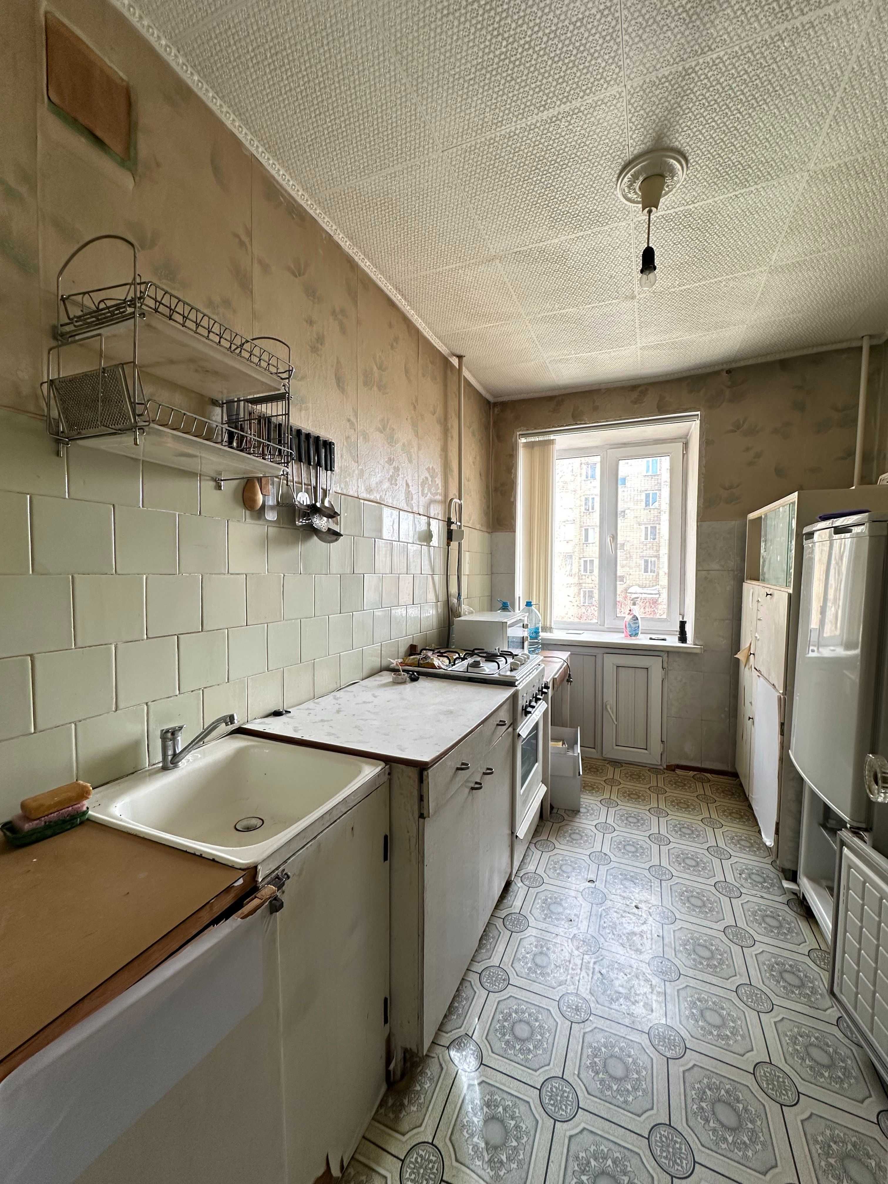 Двухкомнатная 54 м². Крамского 44/2. Кирпичный дом. 2-ой этаж из 5-ти