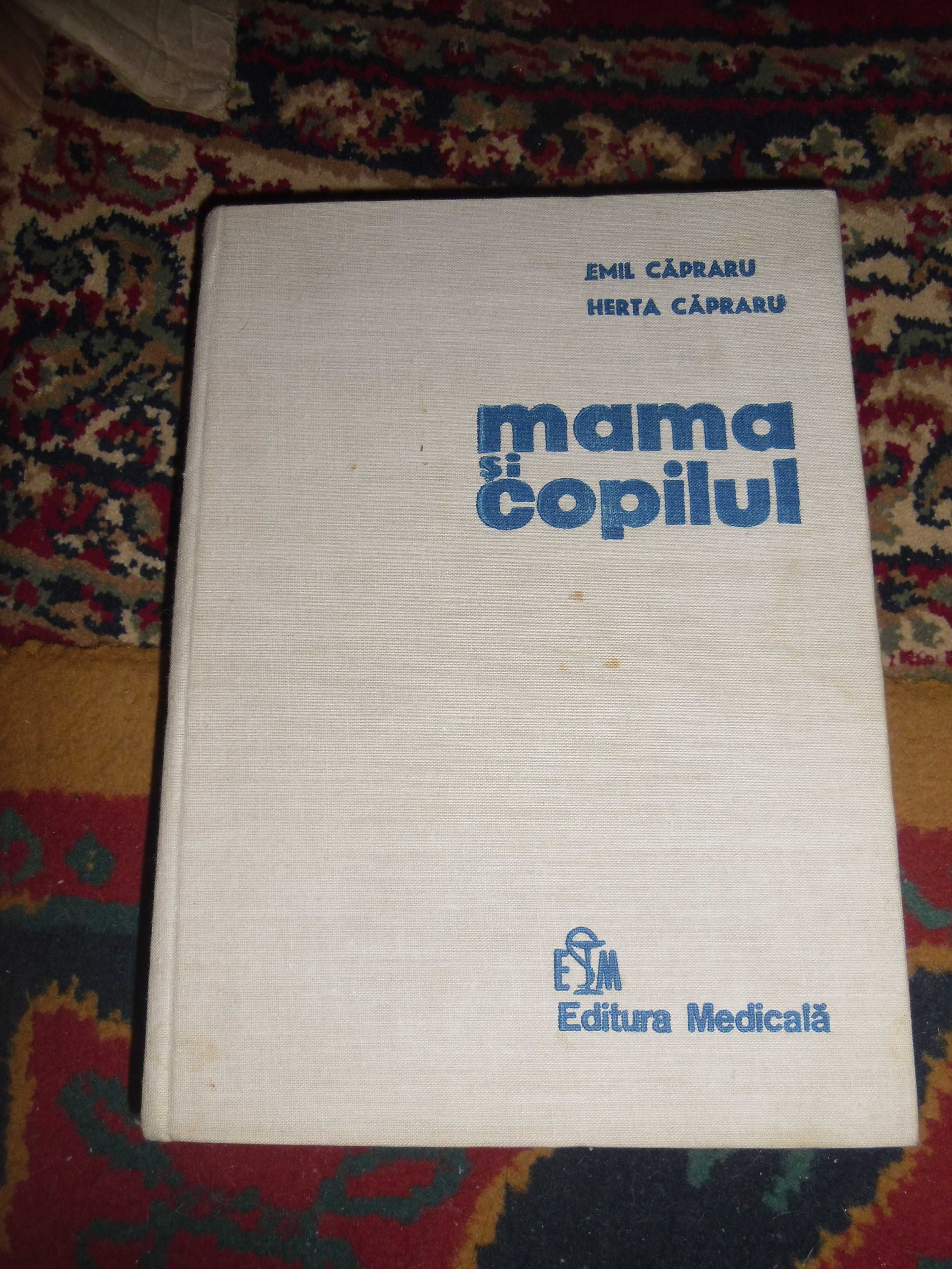 Mama si copilul  Capraru si Fenwich.