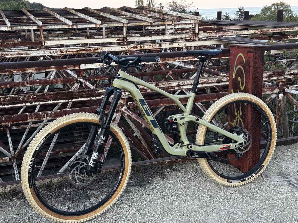 Ендуро велосипед GT Force Carbon Expert 27.5