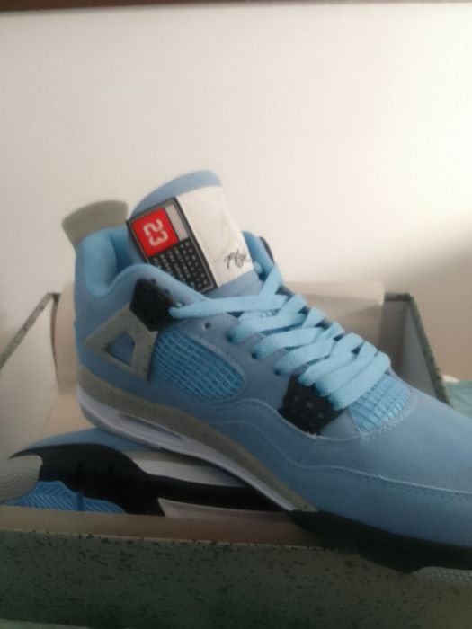 NIKE air jordan 4 university чисто нови 42 номер