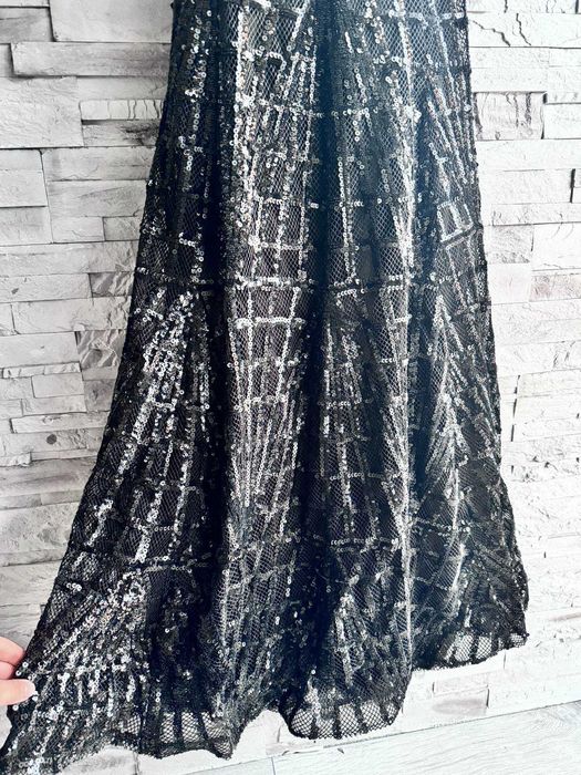 Официална черна рокля