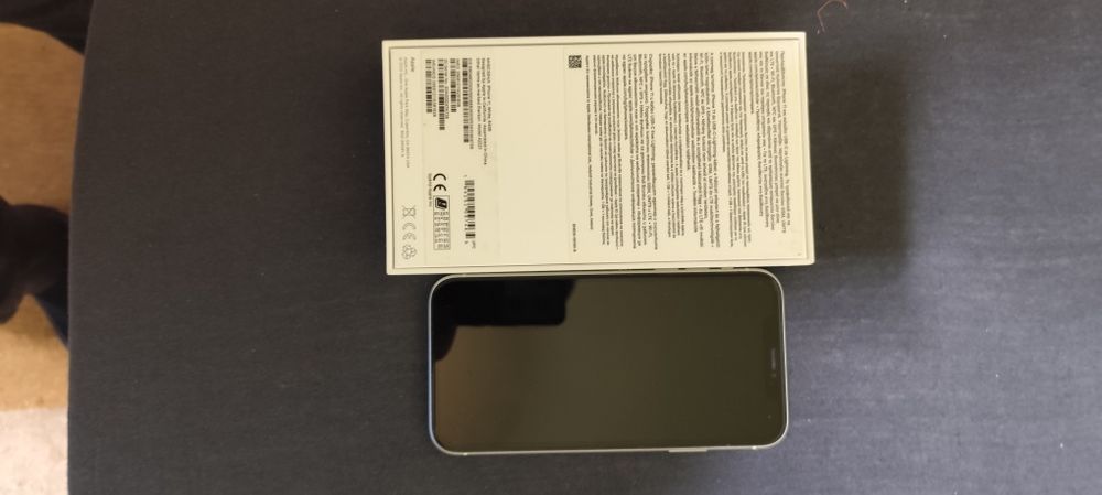 Vând iPhone 11 64 gb