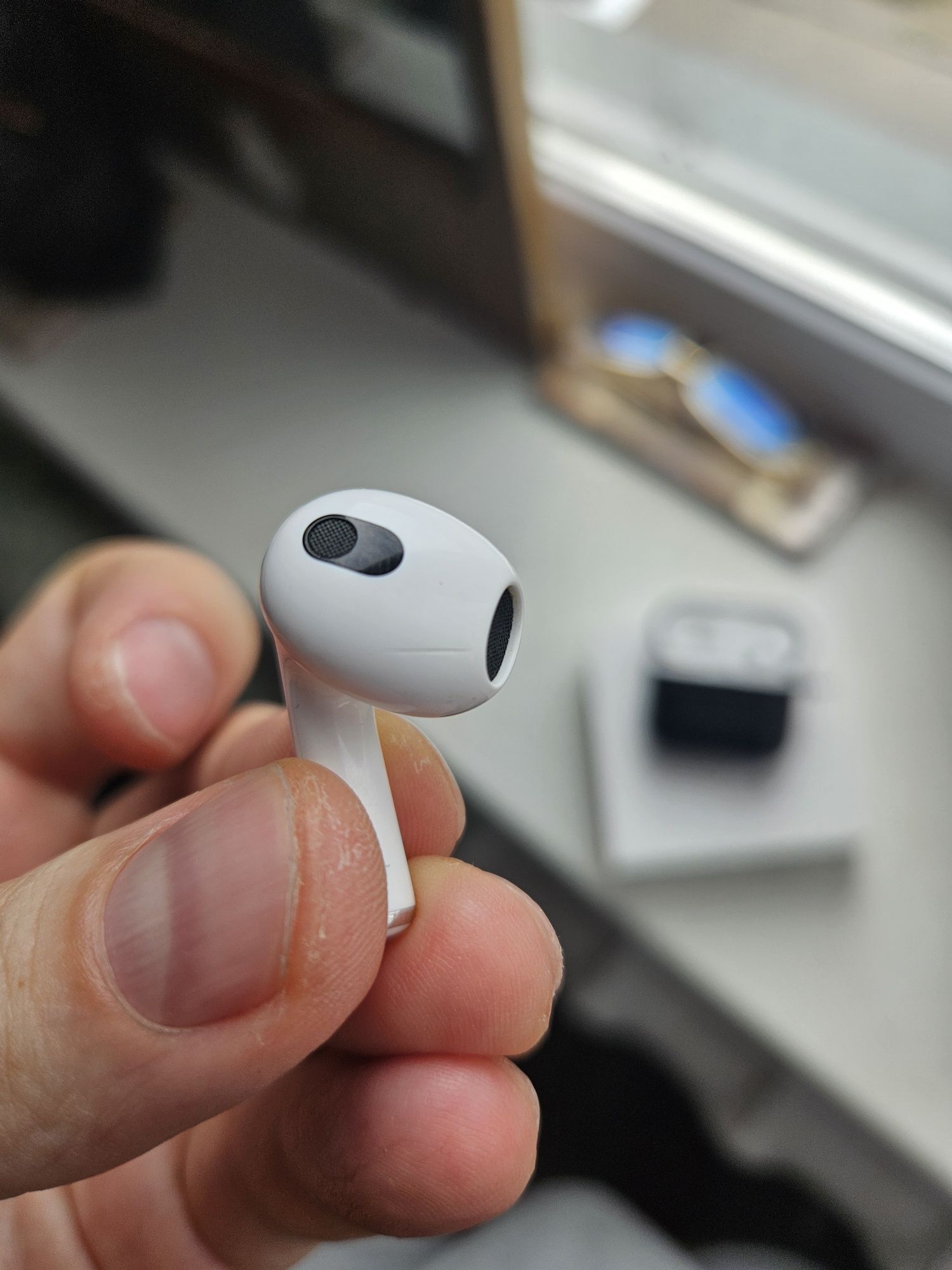Продам Airpods 3
