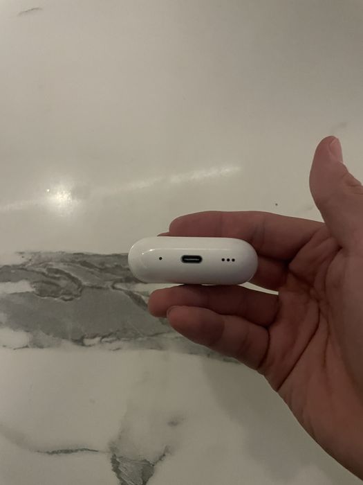 AirPods наушник про 2