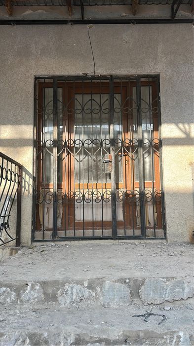 Продам двери окна , дверь с решеткой