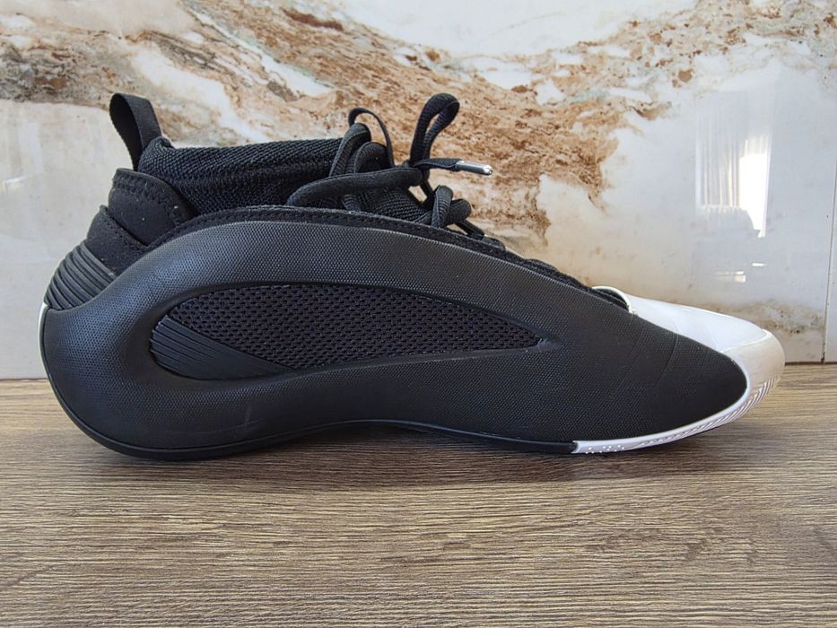 Adidas Harden Volume 8 nr 42 2/3 folosiți de 2-3 ori