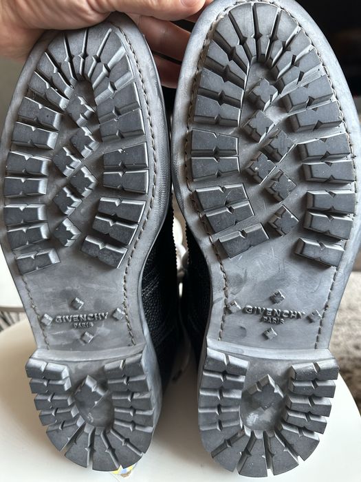 100% оригинални боти Jivenchy