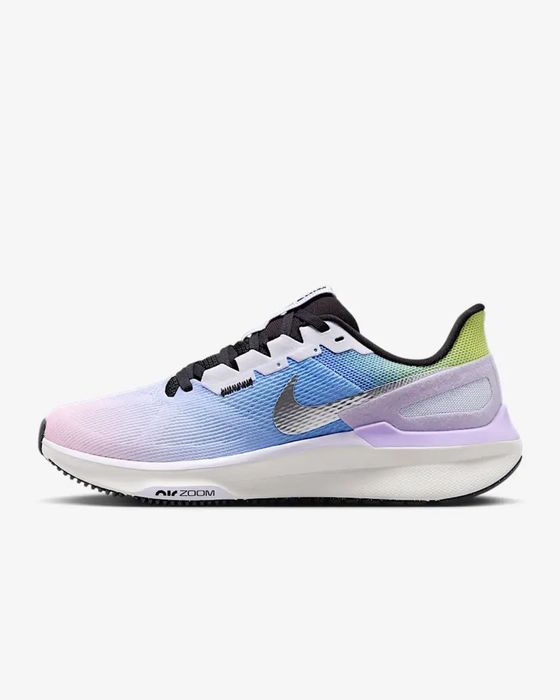 Продам новые кроссовки Nike