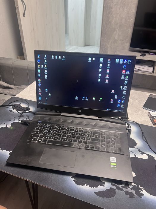 Laptop / лаптоп HP pavilion 17.3”