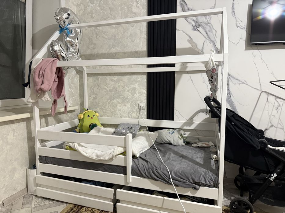 Продам детскую кроватку