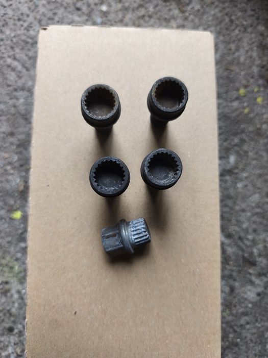 Set prezoane antifurt cu cheie Vw Passat B6 B7 Golf 5 Jetta Eos