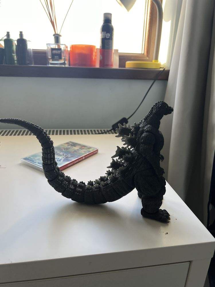 Neca Bio Godzilla Figurina