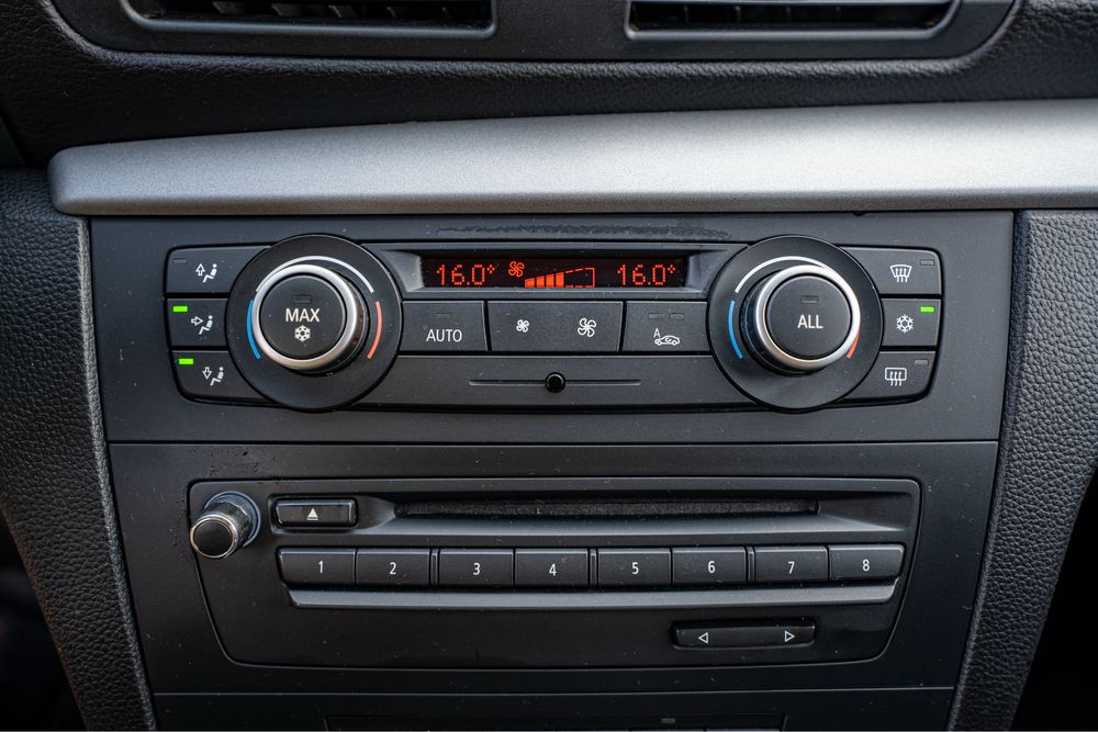 Bmw Seria 1 *Rate* 116 Diesel 2011 Euro 5 *Garantie 12 Luni*