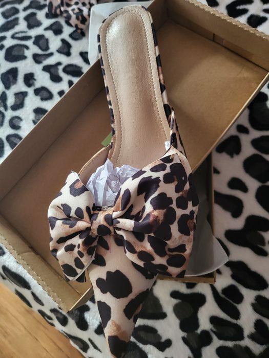 Papuci animal print cu toc kitten