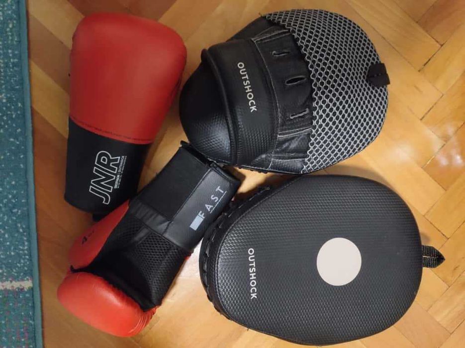 Decathlon Manusi box copii 4 oz, Palmare Outshock