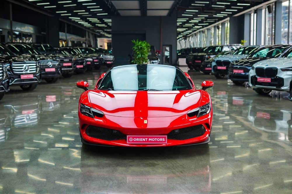 Ferrari 296 GTS.