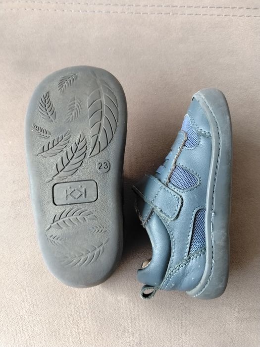 Подарявам детски обувки Колев и Колев