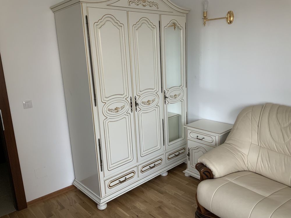 Apartament oradea centru civic 4 camere  bucatarie 2 balcoane ,etaj 1