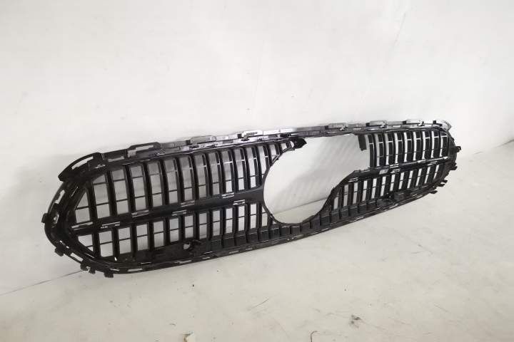 Оригинален централен радиаторен грил Mercedes-Benz / Mercedes-Benz C-C