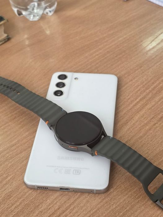 обменяю самсунг с21фе и часы samsung watch 7 44mm