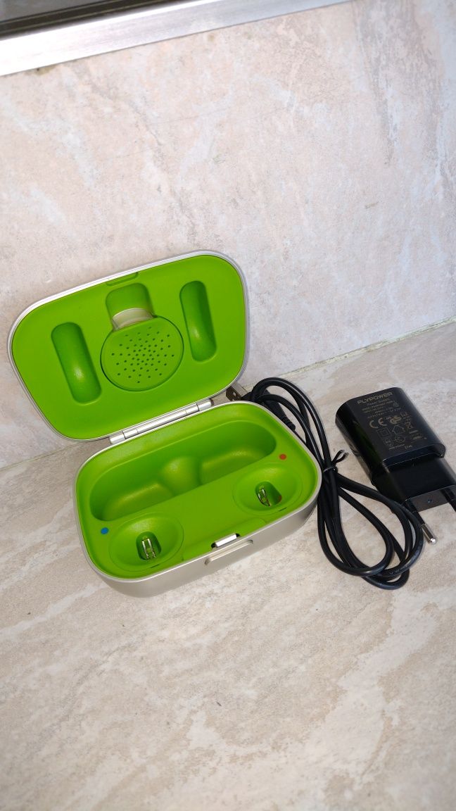 Phonak Charger Case Combi- зарядно за слухови апарати Фонак