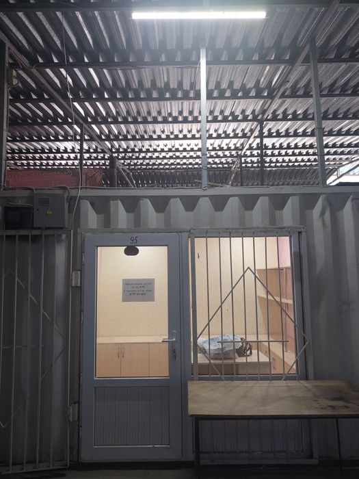 Бутик в аренду 10 мкр.Торговый базар НУР.