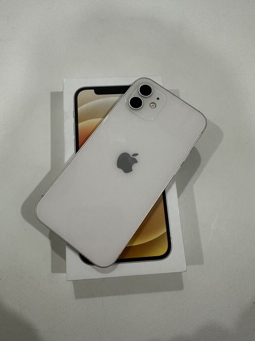 Продам айфон 12 128