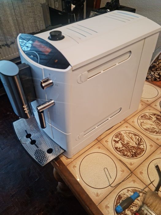 De vânzare expresor Miele 5200