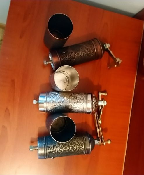 Нови бронзови кафемелачки турски неизползвани-50лв