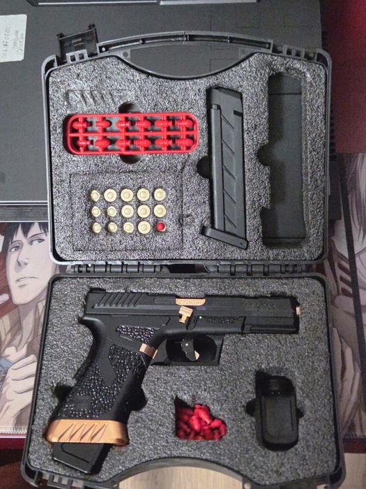 Продам игрушечный Glock в идеальном состоянии