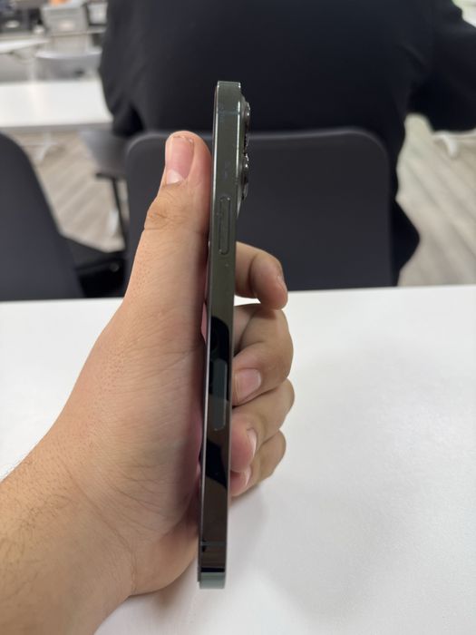 Продам 13 про макс В идеальном состоянии