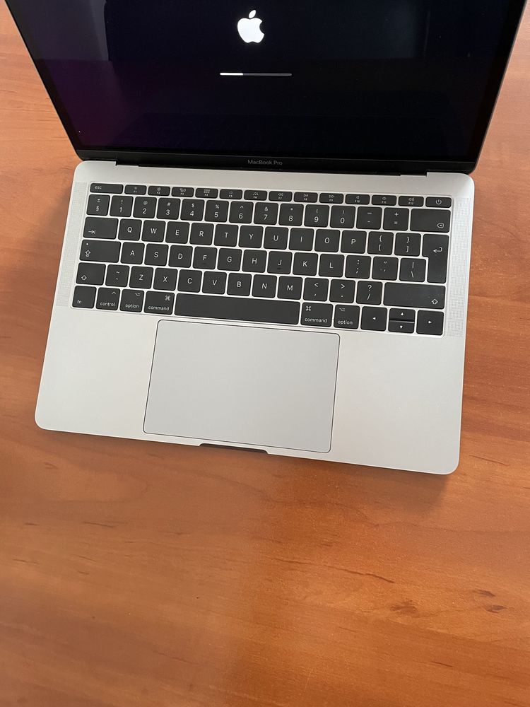 MacBook 13 pro 2.3 GHz Dual-Core Intel Core I5