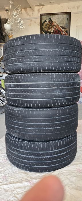 Шины 235/45/18...